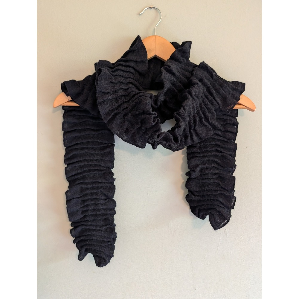 Vintage Y2K Black Accordion Pleat Scarf Ruffle Scrunchy Textured Knit Scarf
